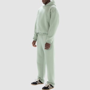 Haute qualité 100% coton unisexe survêtements HeavyWeight 450 Gsm Boxy Style survêtements avec pantalon de survêtement court ensemble d'hiver pour hommes - Product Image 2