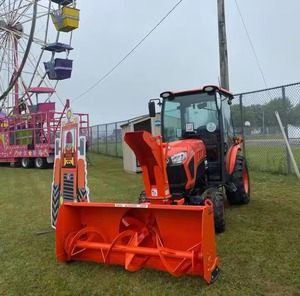 Trattore usato KUBOTA con <span class=keywords><strong>spazzaneve</strong></span> montato sulla parte anteriore e ponte di falciatura <span class=keywords><strong>a</strong></span> montaggio centrale - Product Image 4
