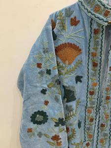 Manteau court brodé indien Veste courte brodée Suzani velours bleu Veste courte Bomber Suzani Veste femme - Product Image 2