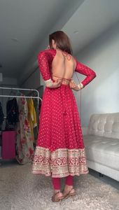 Faux Blooming avec paillettes Robe de travail brodée avec Dupatta - Product Image 4