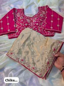 ผ้าไหมชีนอนสวยงามสำหรับผู้หญิง ประดับด้วยเลื่อมและงานลูกไม้หลากหลายแบบทั้งผืน ผลิตในอินเดีย - Product Image 3