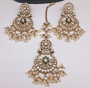 ต่างหูแบบคลาสสิกชุบทองคุณภาพดีเยี่ยม ประดับด้วยหินสไตล์ดั้งเดิม สำหรับผู้หญิง สวมใส่ในงานแต่งงาน คอลเลคชั่นสำหรับผู้หญิง - Product Image 1