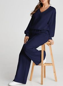 ชุดเซ็ทลำลองผ้าฟลีซพรีเมียมสำหรับผู้หญิง ล้างสีแบบ Acid Wash ดีไซน์มินิมอลสองชิ้นเข้าชุดกัน - Product Image 5