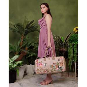 Bolsa de Viaje de Piel Vegana Bordada con Cierre de Cremallera, Color Beige, Ecológica, para Fin de Semana, Gimnasio y Actividades al Aire Libre - Product Image 6