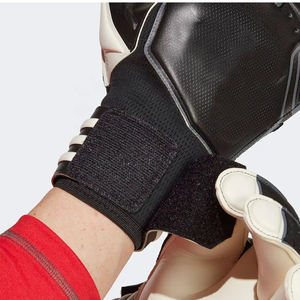 Guantes de Portero de Fútbol de Cuero Personalizados para Niños con Protección para los Dedos, Cierre de Cremallera y Diseño Antideslizante - Product Image 4