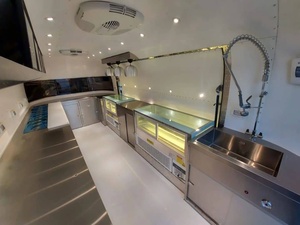 Remorque de restauration de luxe de 20 pieds de style Airstream en acier inoxydable avec comptoirs de présentation et éclairage d'accentuation LED - Product Image 2
