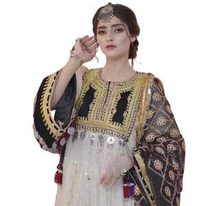 Dernières robes vintage pakistanaises pour femmes brodées bohème pour fête de mariage lourdes afghanes Kuchi naturelles fabriquées au Pakistan - Product Image 1