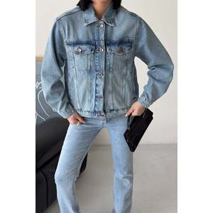 Veste en jean classique à col boutonné avec poche 6081 - Denim bleu moyen - Product Image 3
