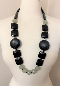 Collar de Cadena Larga con Cuentas de Resina Clásicas, Envío Rápido, Colorido y Elegante para Mujer - Product Image 3