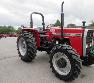 Tracteur Massey Ferguson 265, 60 CV, 4 roues motrices, usage agricole, avec moteur, boîte de vitesses, roulement, pompe - Product Image 2