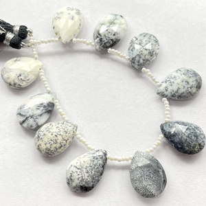 Perles de briolette en forme de poire à facettes dendrite opale, perles de pierres précieuses naturelles de bonne qualité pour la fabrication de bijoux - Product Image 1