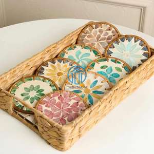 ที่รองแก้วมุกทำมือแบบใหม่ พร้อมขอบหวาย ชุดที่รองแก้วตกแต่งสุดหรู ขอบถักทอแบบธรรมชาติ - Product Image 2