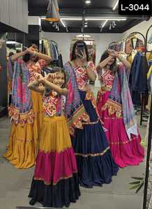 Ropa de mujer de algodón pesado Lehenga choli indio tradicional desgaste bordado trabajo Salwar traje y Lehenga Choli listo para mujer - Product Image 6