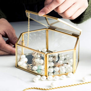 Boîte de rangement de bijoux de luxe en métal et verre au design moderne et élégant, parfaite pour exposer des étuis à bijoux pour boucles d'oreilles et bagues - Product Image 3