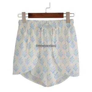 Shorts Deportivos Cortos de Algodón para Mujer con Estampado Personalizado, Shorts Ajustados para Gimnasio, Shorts Envolventes para Mujer - Product Image 5