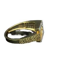 แหวนหมั้นเพชรแล็บโกรนทรงเรเดียนท์คัท ทองคำ 10 กะรัต สีเหลือง แบบคลาสสิก สำหรับทุกเพศ น้ำหนัก 0.63 กะรัต ได้รับการรับรองจาก IGI - Product Image 4