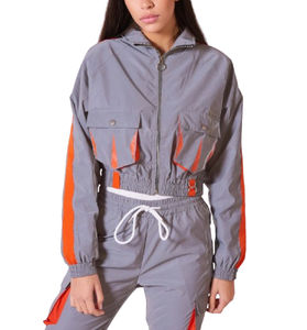 Venta al por mayor de chándal cortavientos personalizado para mujer con pantalón de dos piezas chándal cortavientos conjunto a prueba de viento de alta calidad para las mujeres - Product Image 2