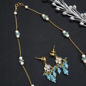 Petit pendentif en perles bleues Jadau Kundan pour femmes élégantes avec boucles d'oreilles Mode ethnique Bijoux traditionnels indiens pour femmes - Product Image 3