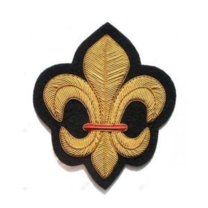 Badges brodés sur mesure, nouveau design 2026, service OEM, qualité supérieure, broderie artisanale, badges en fil doré, vente en gros - Product Image 3