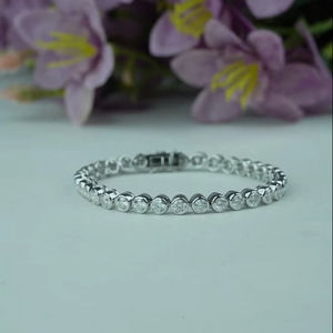 กำไลข้อมือเพชรเลี้ยงในห้องปฏิบัติการ 5.91 กะรัต ทนทาน น้ำหนักเบา สำหรับผู้หญิง ทรงกลมเจียระไนแบบบริลเลียนท์ ได้รับการรับรองจาก IGI ทองชมพู/เงิน MOQ ต่ำ สำหรับธุรกิจ B2B - Product Image 1