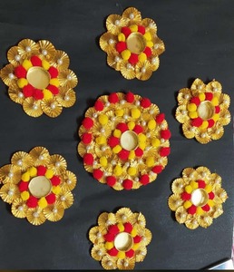 Juego de portavelas decorativo, Diyas de flores artificiales para Diwali Night Wedding Durga Pooja Decor y mejor para el recuerdo de inauguración de la casa - Product Image 1