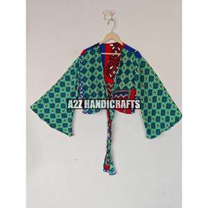 เสื้อครอปผ้าไหมสำหรับผู้หญิงที่กำลังได้รับความนิยมเสื้อเอวลอยทรงกระดิ่งพิมพ์ลายดอกไม้คอวีลึกสำหรับงานปาร์ตี้ฤดูร้อนลำลองเสื้อผ้าวินเทจ - Product Image 1