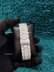 Reloj de lujo Premium de 41mm con diamantes de moissanita de calidad VVS Pieza antigua con papeles de caja en aspecto Premium de esfera redondeada - Product Image 4