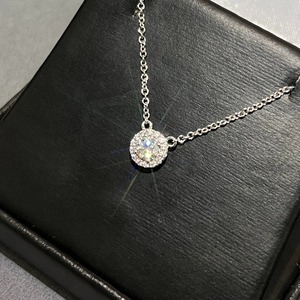 สร้อยคอจี้เพชรทรงโซลิแตร์แบบฮาโล ทองคำแท้ 14k ประดับเพชร VVS ที่ได้รับการรับรองจาก IGI สำหรับผู้หญิง ราคาขายส่ง - Product Image 5