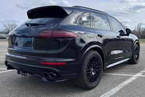 Cayenne GTS 2024, 250-300 CV, Motor V6 Biturbo, Tracción en las Cuatro Ruedas, Paquete Premium Plus, Caja de Cambios Manual/Automática, Cuero, R20, Euro IV, Volante a la Izquierda, Tracción Trasera - Product Image 5