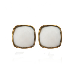 Pendientes hechos a mano minimalistas hidráulicos, nueva colección, pequeña forma cuadrada blanca, joyería clásica chapada en oro con piedra principal de perla - Product Image 5