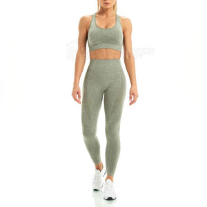 Ensemble de yoga pour femmes de qualité supérieure, motif uni, fabriqué au Pakistan, matière spandex/nylon, respirant, vêtements de sport, ensemble 2 pièces - Product Image 1