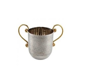 Tazas de metal elegantes y versátiles con un gran diseño contemporáneo con mango dorado ideal para amantes del café y configuraciones de bar en casa - Product Image 6
