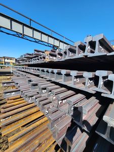 Déchets de fer industriels HMS 1 & 2 | Ferraille de métal en acier R50 R65 usagée en vrac déchiquetée et comprimée pour applications de fusion au four - Product Image 5