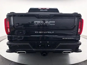 VENTAS 2024-2026: CAMIONETA DOBLE CABINA G M C-Sierra 3500HD Denali Ultimate 4X4 de Aleación de Aluminio EN BUEN ESTADO DE FUNCIONAMIENTO - Product Image 4