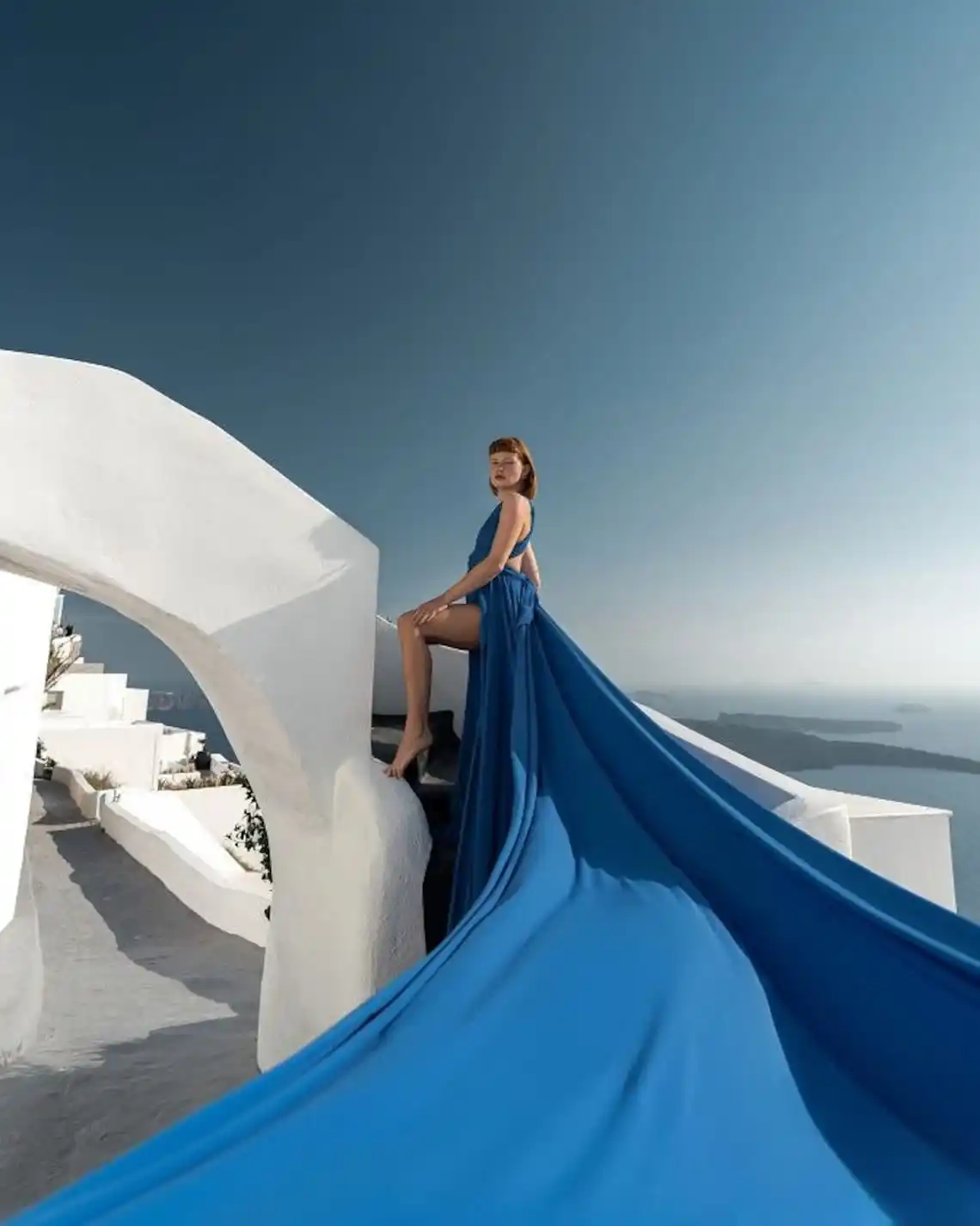 Infinity Flying Dress para sesiones de fotos exquisitas Capture la elegancia atemporal con nuestro Flowy Satin Santorini Infinity Dress