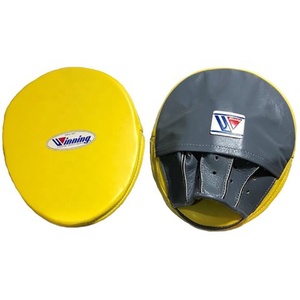 แผ่นซ้อมมวยหนังคุณภาพสูงระดับมืออาชีพ ผลิตตามสั่งเพื่อชัยชนะ พร้อมโลโก้สั่งทำพิเศษ สำหรับการฝึกซ้อมในยิม - Product Image 1