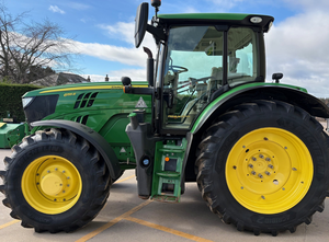 Nuevo Tractor Agrícola John Deere 4x4 con Cargador, en Perfecto Estado, Tipo Caminante, Motor, Caja de Cambios y Bomba Automáticos, Tracción 4WD - Product Image 2