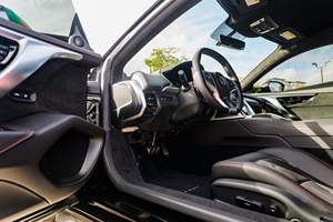 SUV Usado 2024 de Alto Rendimiento con Tracción en las Cuatro Ruedas, Excelente Estado, Suministrado desde Japón, Envío Inmediato, Motor de 6.1-8L, Transmisión Automática, 4 - Product Image 4