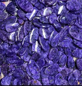 พลอยชารอยต์รัสเซียคุณภาพสูง สีม่วงธรรมชาติ รูปทรงคาโบชอง พลอยเม็ดเดี่ยวสำหรับใช้ทำเครื่องประดับ - Product Image 2