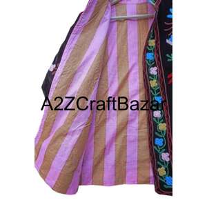 Veste en velours floral brodée à la main Suzani Imprimée Manteau pour femmes avec doublure en laine Vestes Suzani faites à la main pour femmes - Product Image 4