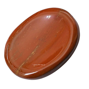 Pierre d'inquiétude en cristal de jaspe rouge faite à la main en gros pierre d'inquiétude d'amour de style Feng Shui pierre de guérison polie de pouce de haute qualité - Product Image 4