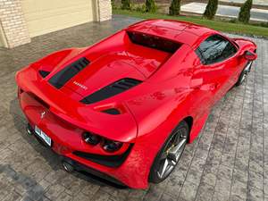 F8 Spider 2022, V8 biturbo de 710 hp, Rosso Corsa, sin modificar - Product Image 4