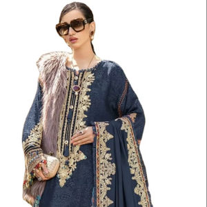 Collection de costumes pakistanais en pur coton brodé avec patch et dupatta pour la vente en gros - Product Image 1
