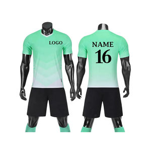 Camiseta de fútbol de último estilo, uniforme de secado rápido, transpirable, resistente, hecho a medida en Pakistán, servicio OEM disponible a la venta en línea - Product Image 3