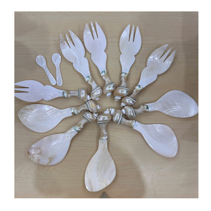 Vietnam 99 Gold Data Factory propose une cuillère en coquillage et une cuillère en nacre pour le caviar et les condiments - Product Image 3