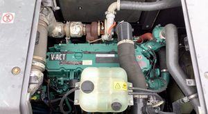 Super propre et comme une nouvelle pelle sur chenilles EC300E LR avec EPA/CE prête à expédier aux États-Unis, au Canada et en Europe - Product Image 5