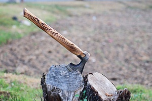 Hacha de acero de alto carbono hecha a mano con servicio OEM ODM de alta calidad personalizada al por mayor, grado DIY con mango de madera de Fresno, Funda de cuero - Product Image 5