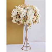 Centre de table de mariage couleur or lot de 2 supports à fleurs en métal de différentes tailles pour la décoration de noces et d'événements