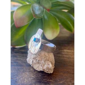 Anillo Kingman Tsosie de Philips, Turquesa, Plata de Ley, Talla 7.25, Estilo Religioso, Forma Geométrica, Engaste con Garras, Chapado - Product Image 4