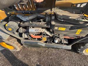 Manipulador telescópico 2017 JCB 525-60 de potencia compacta con capacidad de elevación de 5.500 LB - Product Image 5